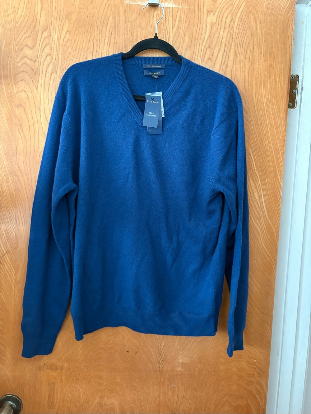 Club Room Men's V-Neck cashmere Sweater in Blue M